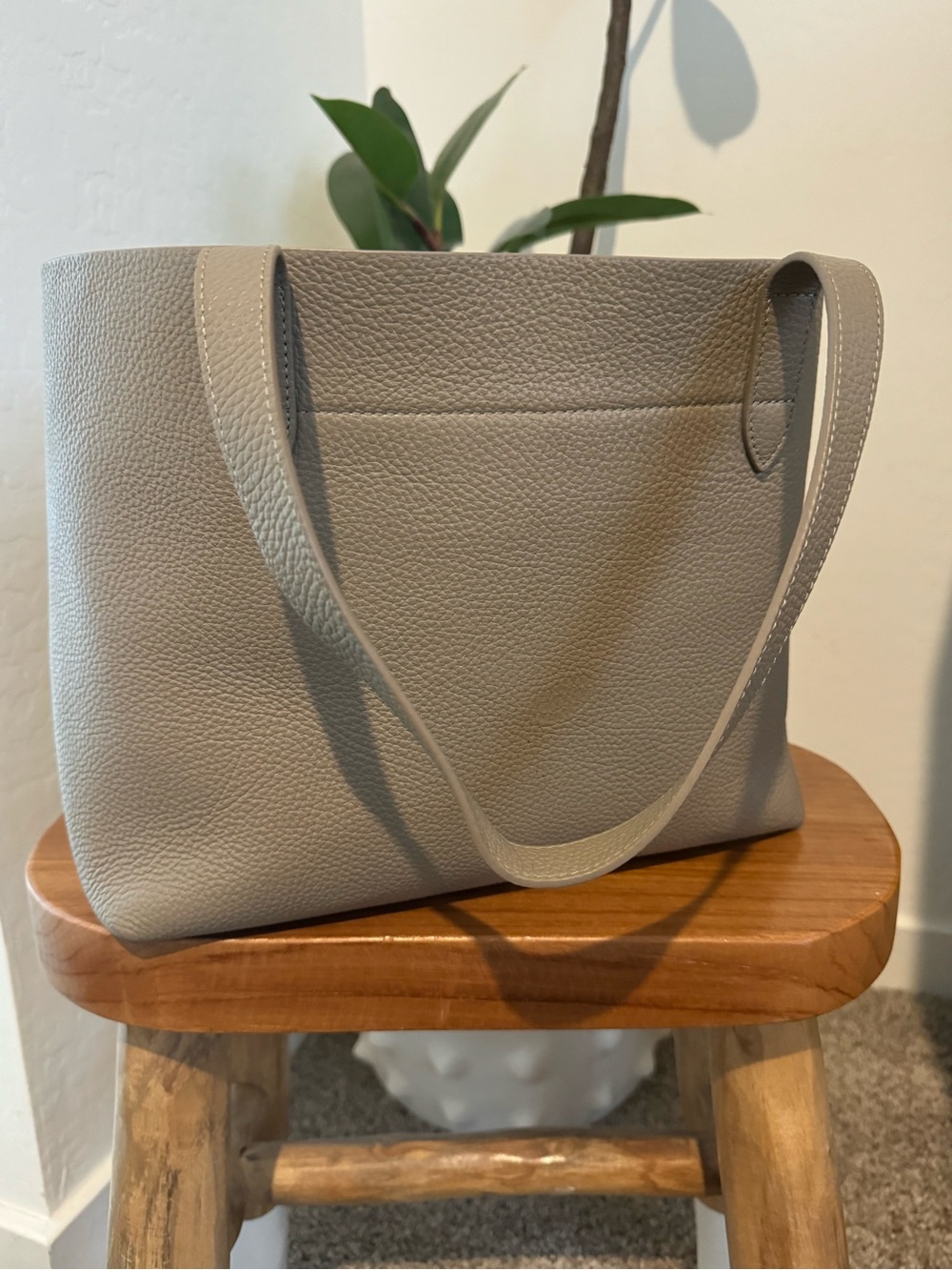 Cuyana Pebbled Leather Tote in Taupe - Picture 5 of 6